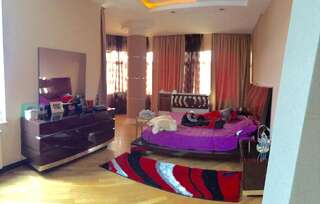 Апартаменты Private Family Apartment Downtown Баку Апартаменты-13