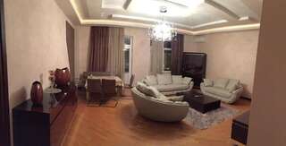 Апартаменты Private Family Apartment Downtown Баку Апартаменты-24