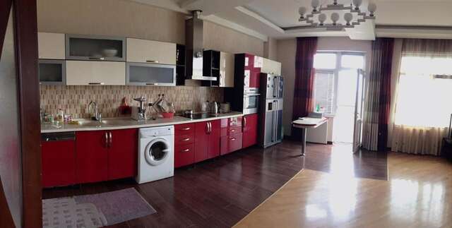 Апартаменты Private Family Apartment Downtown Баку-10